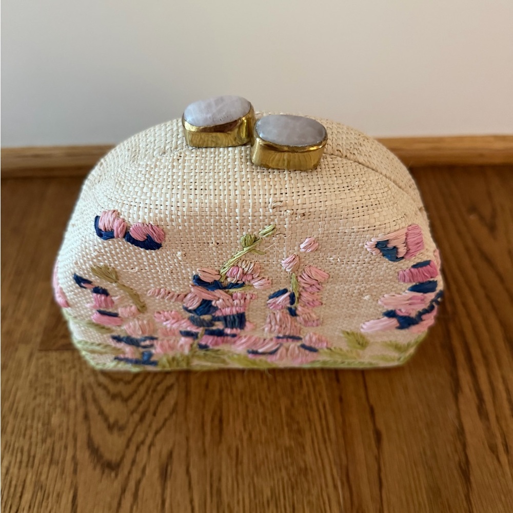 Pamela Munson Floral Embroidered Clutch Bag NWT - Picture 2 of 5